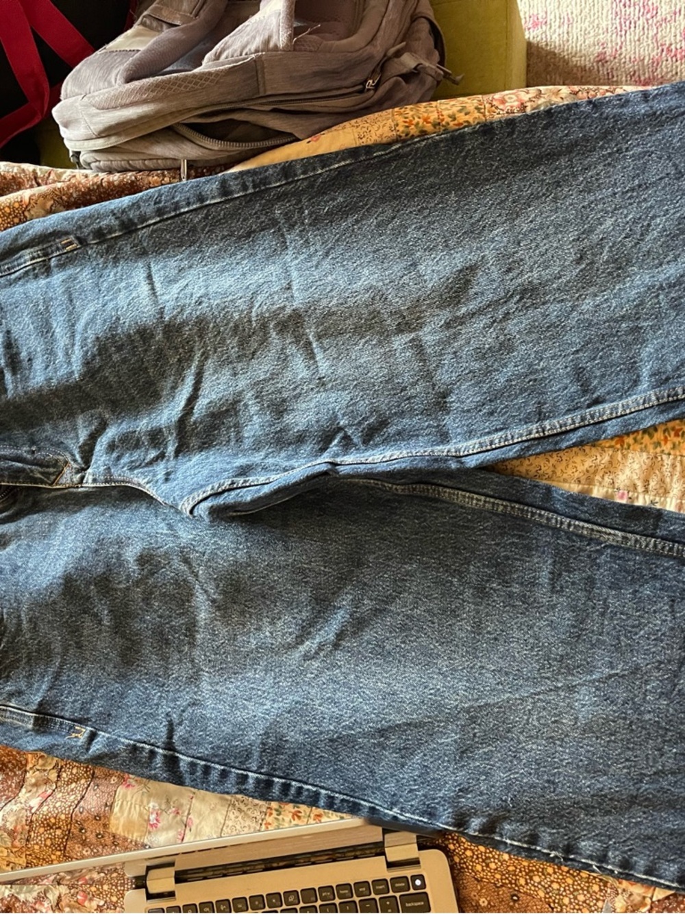 BDG Relaxed Fit Women’s Jeans in Medium Wash Blue